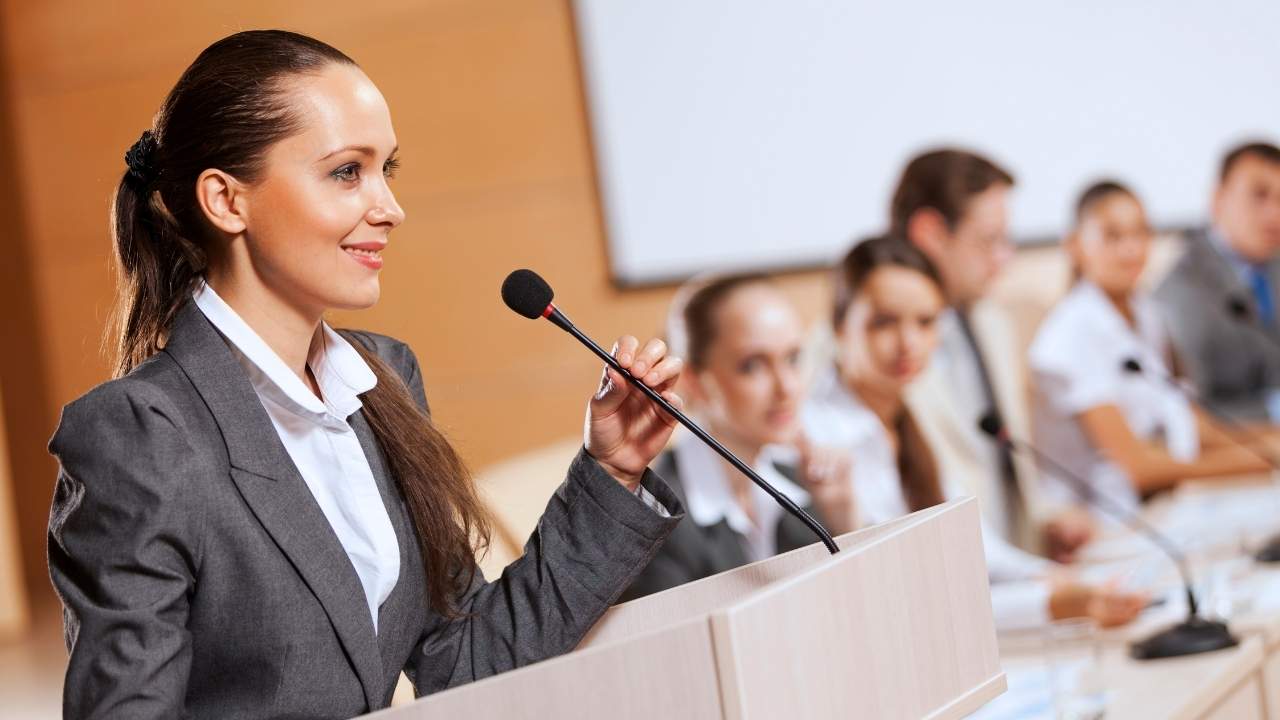 public speaking sangatlah penting maka dari cobalah cara cepat belajar public speaking